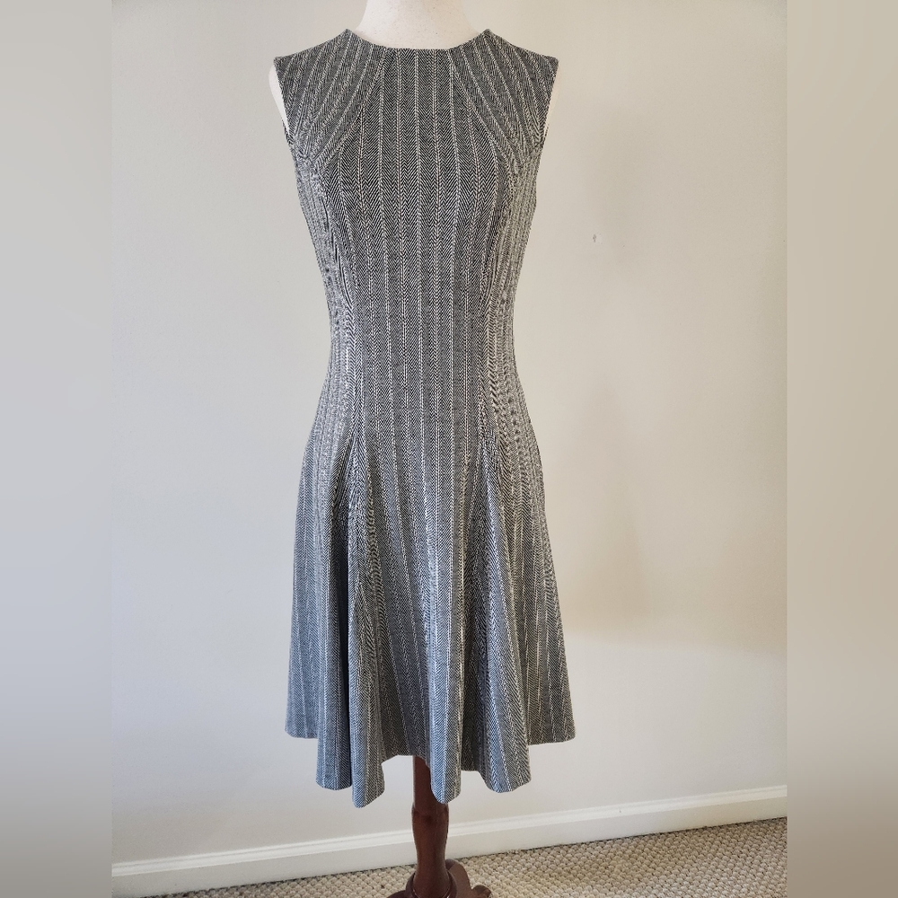 Tommy Hilfiger Elegant Gray Sleeveless Dress